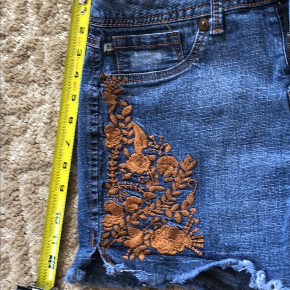 17/21 exclusive denim embroidered shorts - Picture 2 of 8